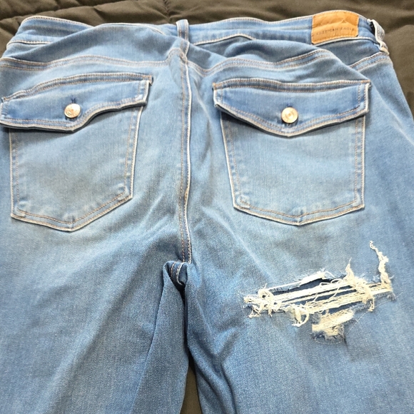 American Eagle Outfitters Women's Blue Distressed Jeans - Picture 8 of 10